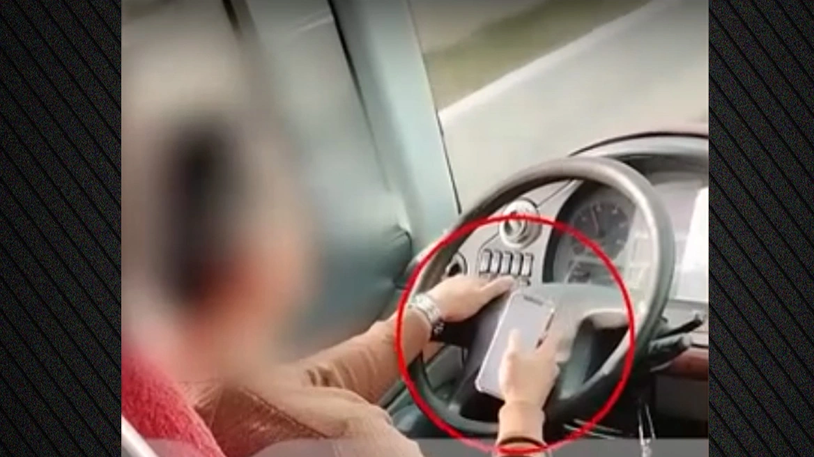 Νέο περιστατικό με οδηγό ΚΤΕΛ και κινητό – Πήγαινε με 130χλμ. και με το τηλέφωνο κολλημένο πάνω του σε Αθήνα-Πύργο