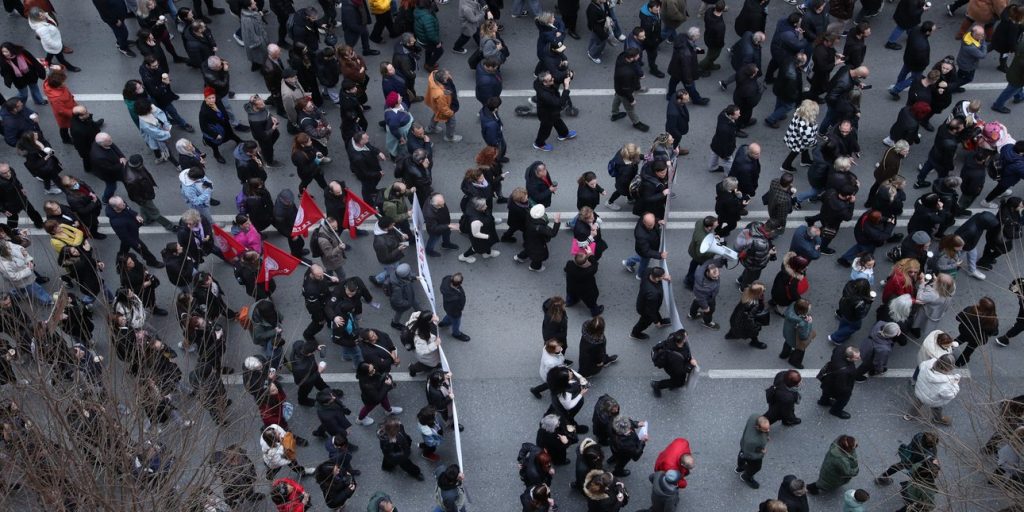 Ελεύθεροι αφέθηκαν και οι 23 που προσήχθησαν στη Θεσσαλονίκη μετά την ολοκλήρωση της πορείας για τα Τέμπη 