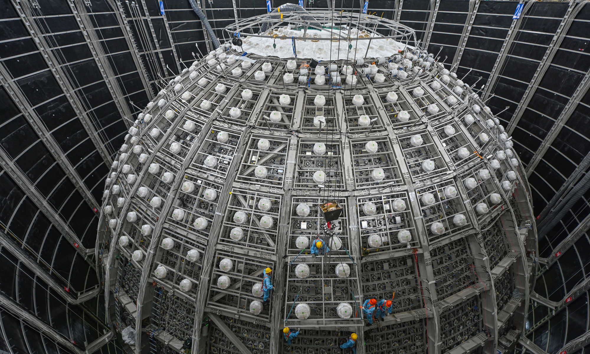 Η Κίνα ισχυρίζεται πως μπορεί να ανακαλύψει την προέλευση του Σύμπαντος με την κατασκευή JUNO! (φωτο)