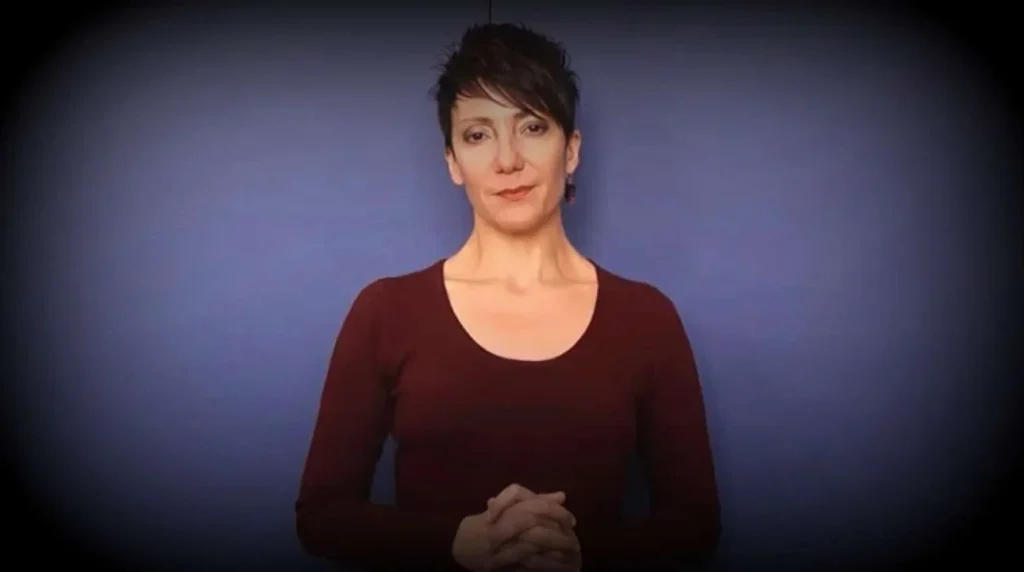 Σ.Ρομπόλη: «Όταν είχα πρωτοβγεί στην τηλεόραση έλεγαν για μένα “να η μουγκή”… Δεν ήξεραν ότι ακούω»