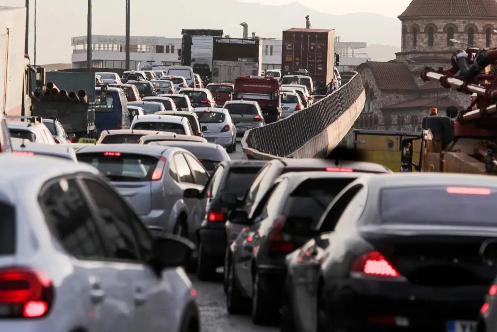 Αθήνα: Οι οδηγοί χάνουν 100 ώρες ετησίως στο μποτιλιάρισμα