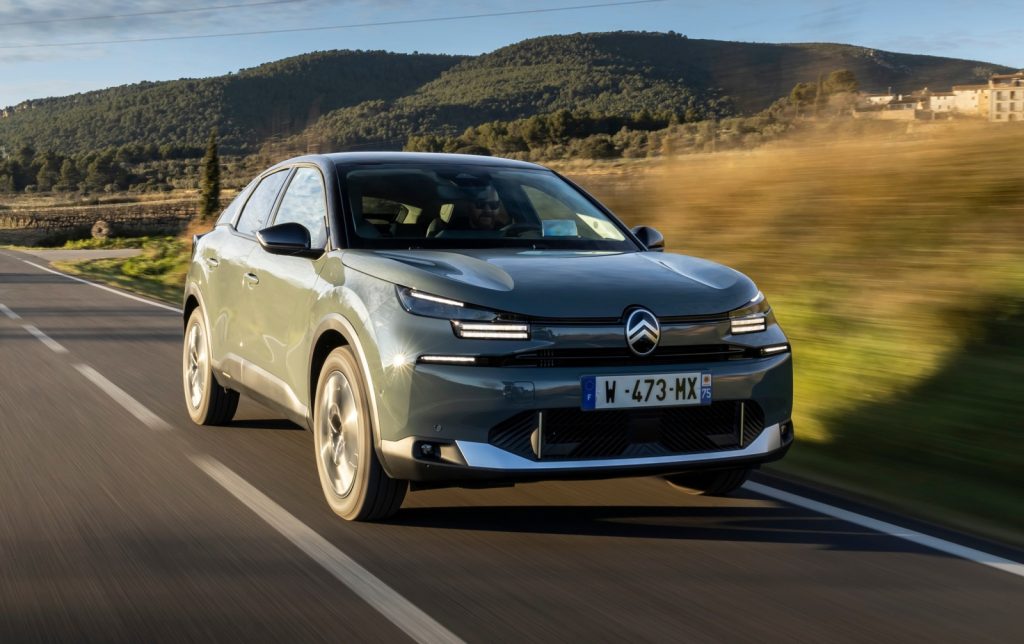 Ανακοινώθηκε η τιμή των ανανεωμένων Citroën C4 και C4 X