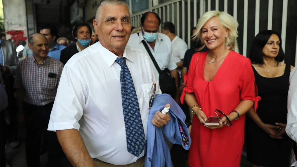 Πάνω από 9 εκατ. ευρώ ζητά το Δημόσιο από τη χήρα του Γ.Τράγκα μετά από νέα ποινική δίωξη