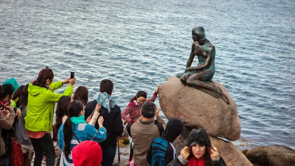 Κοπεγχάγη: Αυτό είναι το άγαλμα της Μικρής Γοργόνας – Η άγνωστη ιστορία του