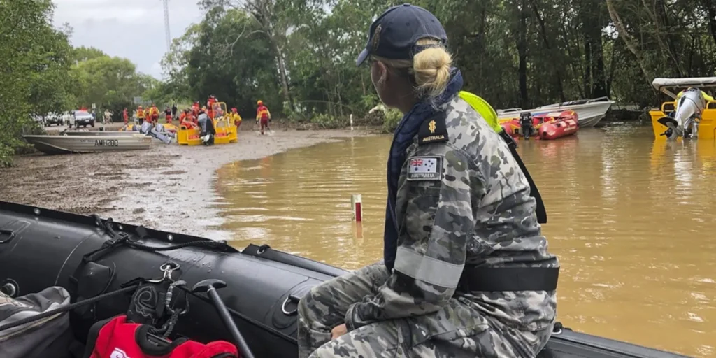 Κροκόδειλοι βγήκαν στους δρόμους μετά τις καταστροφικές πλημμύρες στην Αυστραλία (βίντεο) 