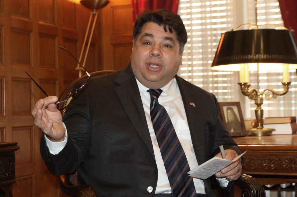 Τζορτζ Τσούνης: Μένει στην Ελλάδα!