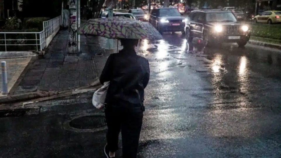 Ο καιρός αύριο: Βροχές, καταιγίδες και πτώση της θερμοκρασίας – Η πρόγνωση της ΕΜΥ