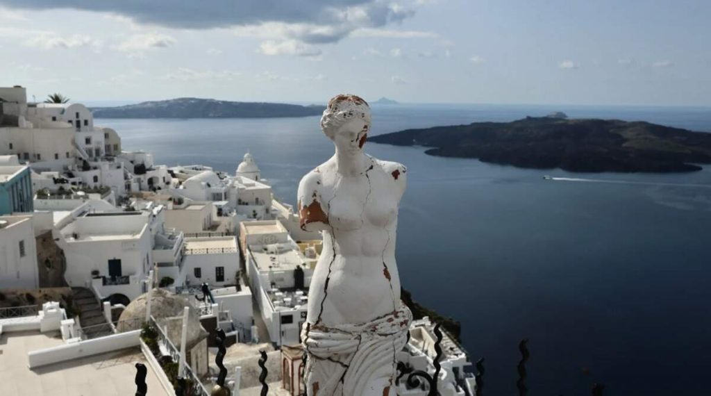 Περιφερειάρχης Ν.Αιγαίου Γ.Χατζημάρκου: «5.000 έως 6.000 είναι οι πολίτες που έχουν εγκαταλείψει τη Σαντορίνη»