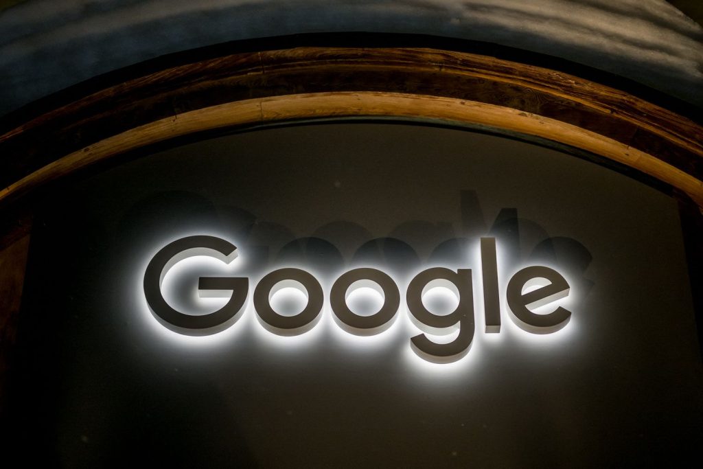 Η Google αναθεωρεί τη στάση της και επιτρέπει τη χρήση AI για στρατιωτικούς σκοπούς και παρακολούθηση