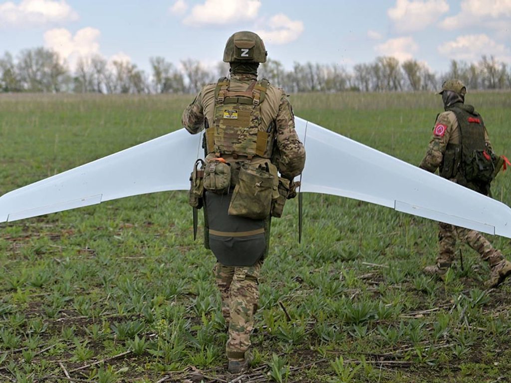 Με το βελτιωμένο «Sarych-2» οι Ρώσοι αλεξιπτωτιστές ολοκληρώνουν τα πλήγματά τους κατά των Ουκρανών (βίντεο)