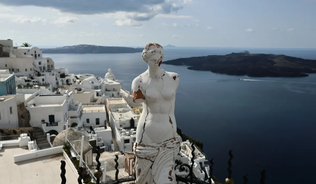 ΕΣΕΕ: «Να υπαχθούν οι επιχειρήσεις της Σαντορίνης σε καθεστώς έκτακτης ανάγκης»