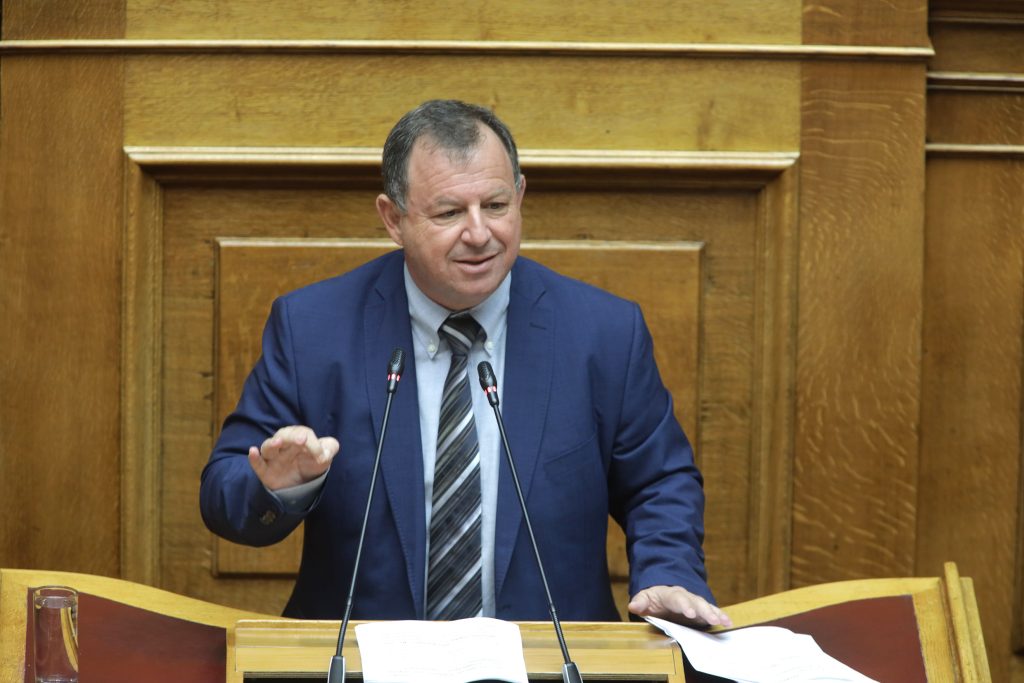 Κυνική τοποθέτηση βουλευτή της ΝΔ για το έγκλημα των Τεμπών: «Καλώς ή κακώς ήταν νεκροί αυτοί οι άνθρωποι» (vid)