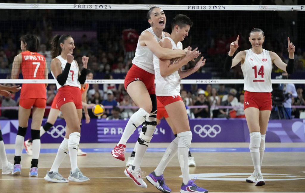 Τουρκάλα αθλήτρια του βόλεϊ πλακώθηκε στο ξύλο με Ρωσίδα συμπαίκτριά της