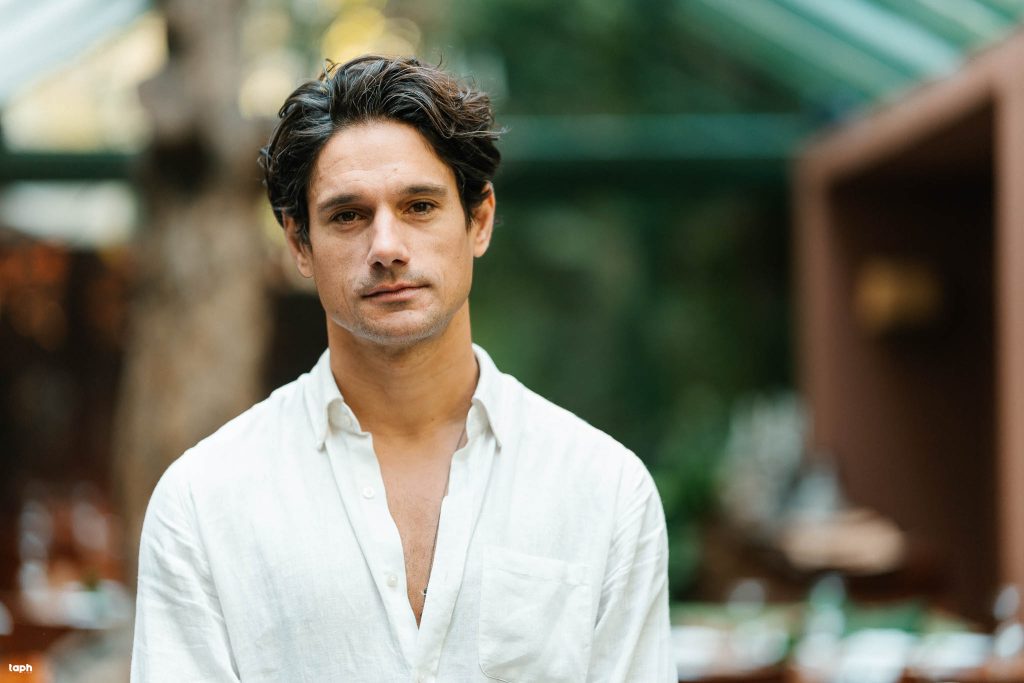 Η επική αντίδραση του Πάνου Βλάχου όταν θαυμάστρια του ζήτησε να βγάλει το πουκάμισο σε συναυλία (βίντεο)