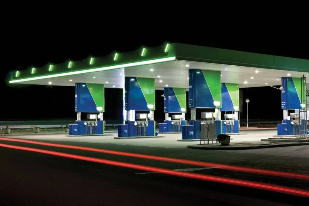 Τρόμος σε βενζινάδικο της Θεσσαλονίκης: Υπάλληλος δέχτηκε απειλές με κατσαβίδι και του έκλεψαν 930 ευρώ (βίντεο)