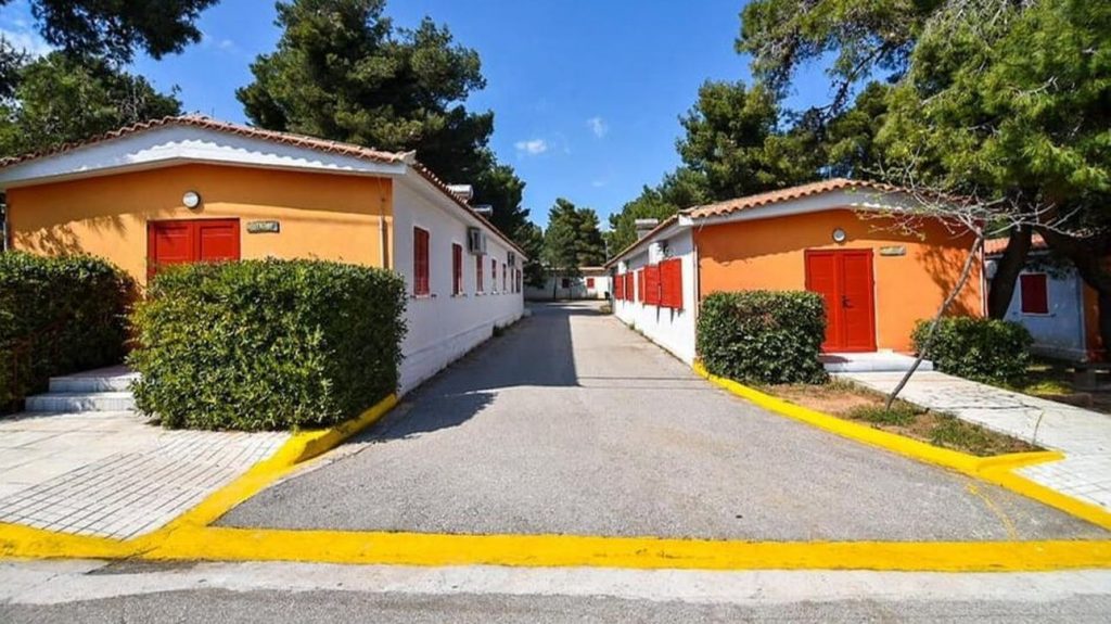 Φιλοξενία 23 οικογενειών από τη Σαντορίνη στις κατασκηνώσεις του Αγίου Ανδρέα