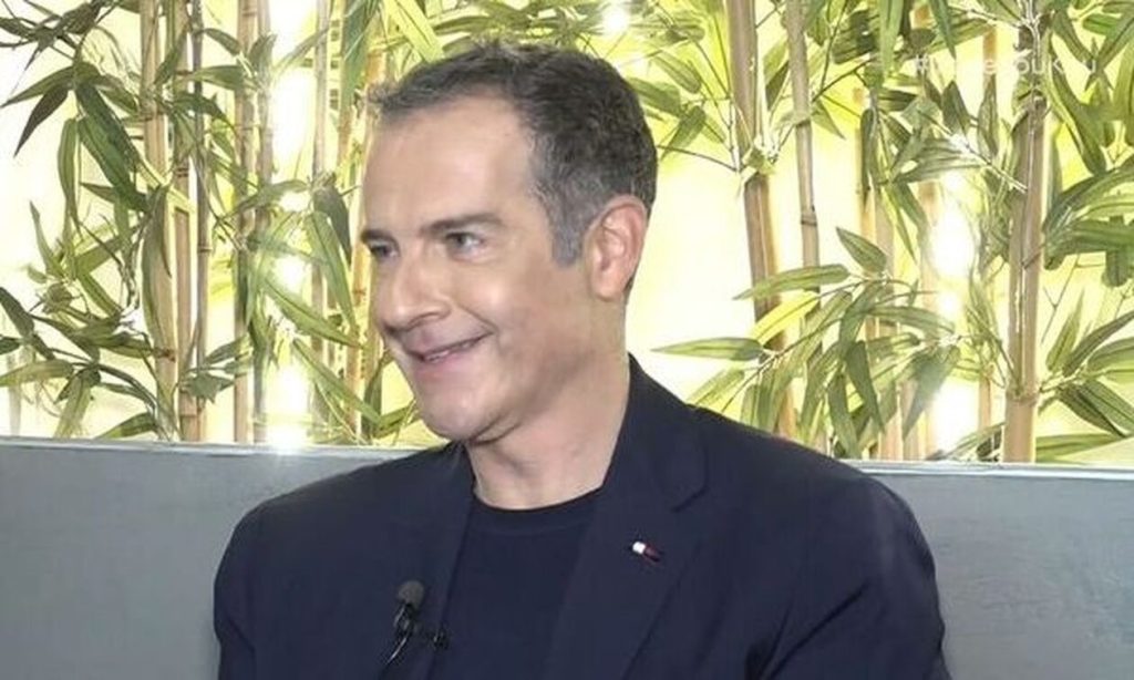 Άρης Καβατζίκης: «Μου στέλνουν συνεχώς υβριστικά μηνύματα – Μου γράφουν πως είμαι επαγγελματίας κουτσομπόλης»