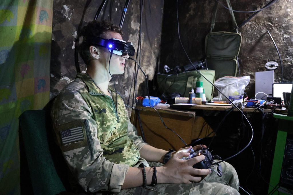 Βίντεο: Ουκρανικά FPV πλήττουν Ρώσους στρατιώτες στο Τσάσιβ Γιαρ κατά την διάρκεια της νύχτας