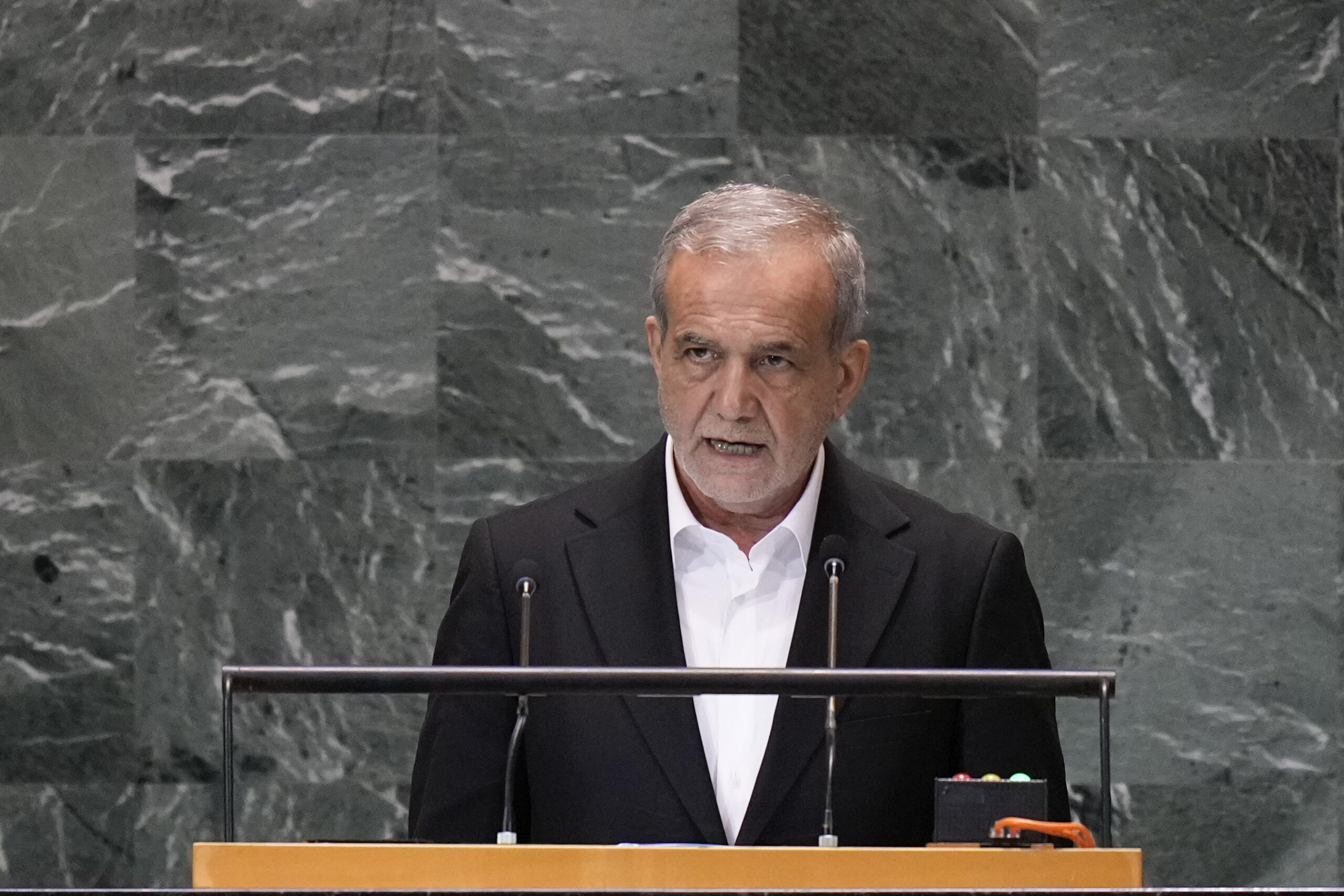 Ιράν: Ο Μ.Πεζεσκιάν εκφράζει την αμφισβήτησή του σχετικά με την προθυμία των ΗΠΑ για διαλόγους με την Τεχεράνη