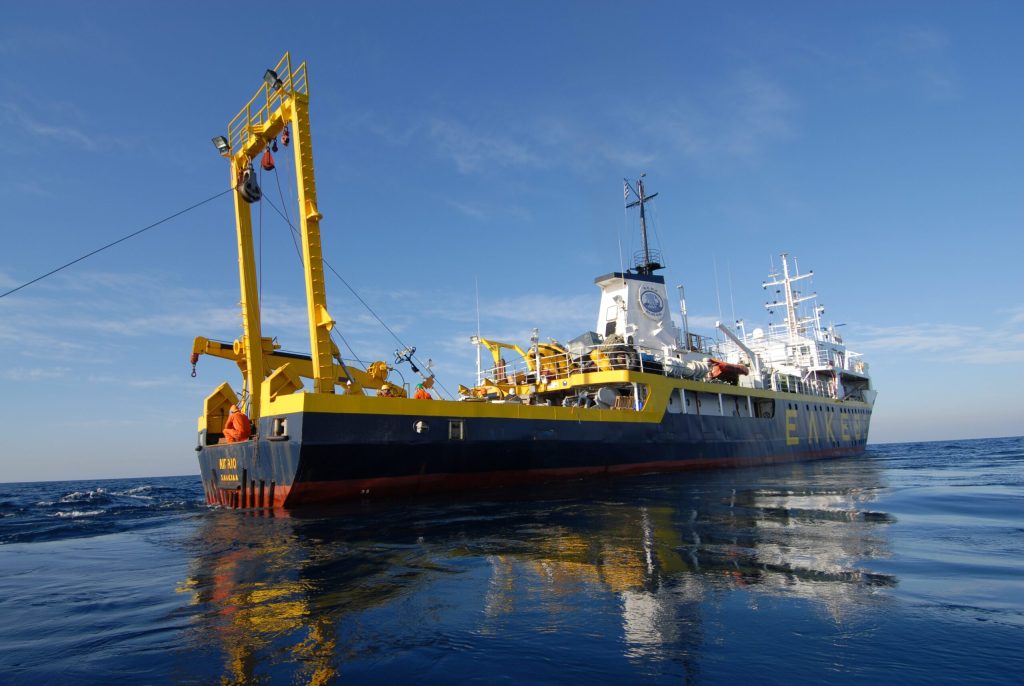 Σαντορίνη: Ομάδα ερευνητών τοποθετεί ωκεανογραφικό στην περιοχή