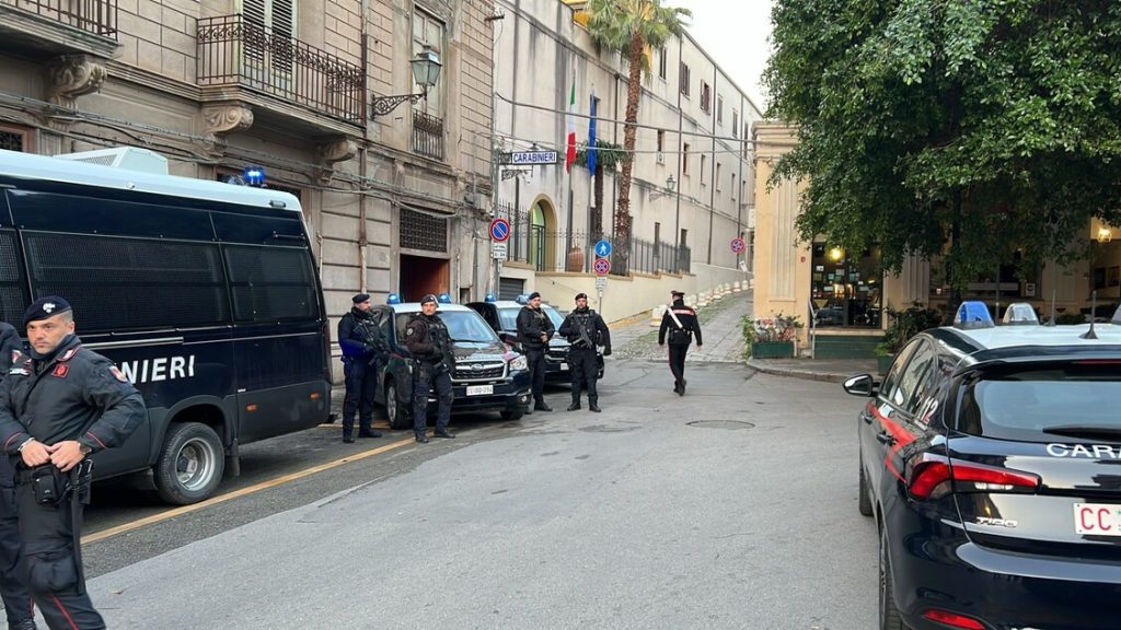 Ιταλία: Τεράστια επιχείρηση κατά της Κόζα Νόστρα με 1.200 αστυνομικούς – Πάνω από 181 συλλήψεις