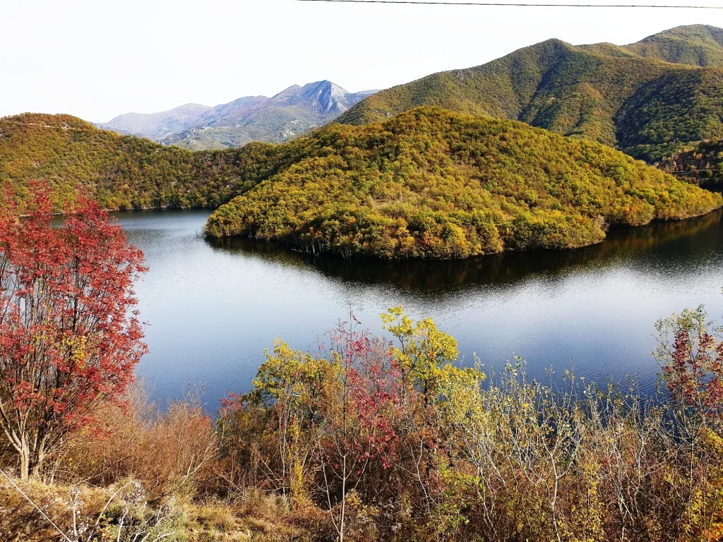 Ανησυχία από τη μείωση της στάθμης του νερού στο φράγμα του Θησαυρού στη Δράμα