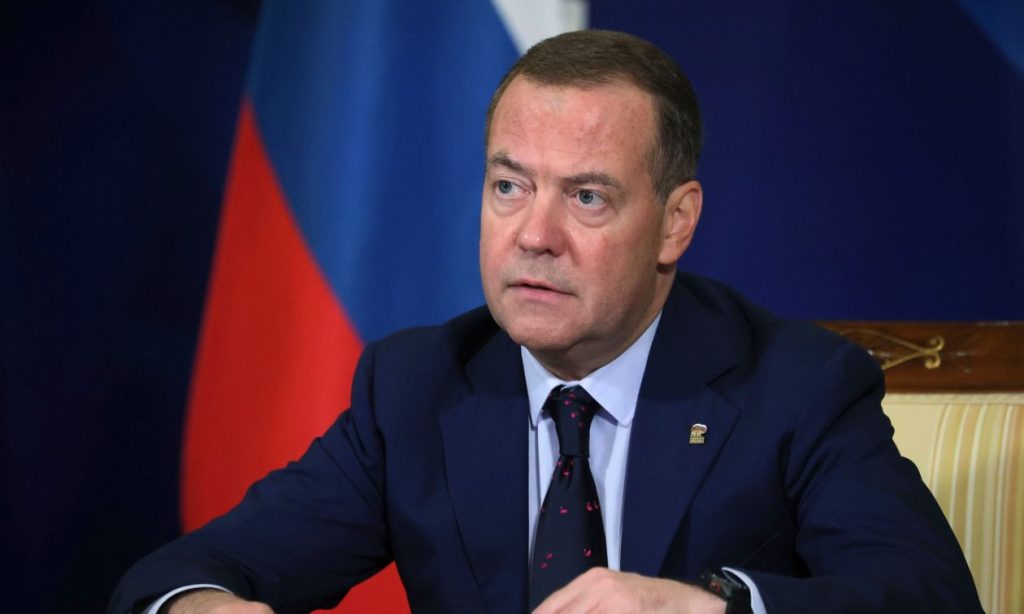 Ν.Μεντβέντεφ: «Η τηλεφωνική επικοινωνία του Β.Πούτιν με τον Ν.Τραμπ δείχνει ότι η Ρωσία δεν θα ηττηθεί ποτέ»