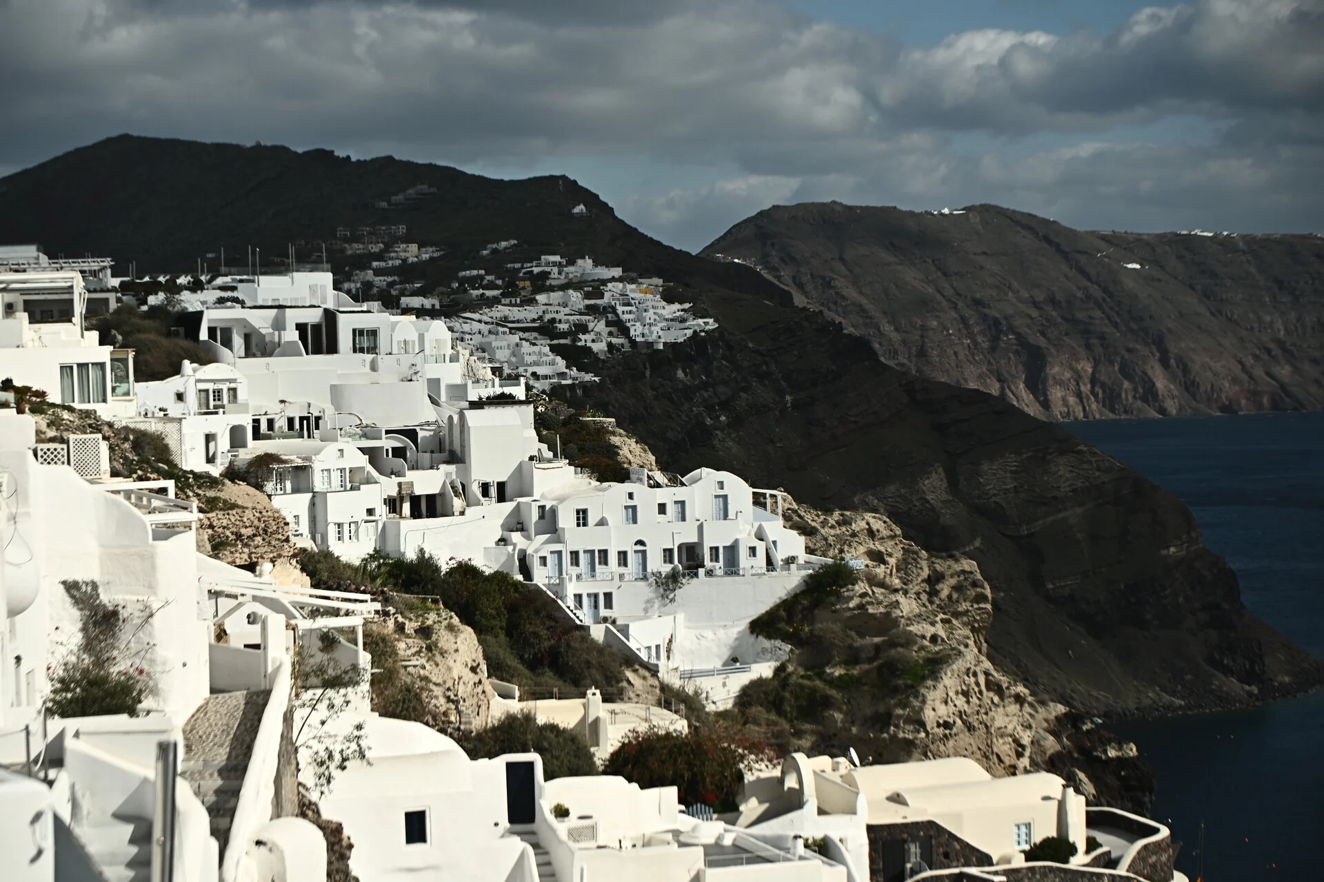 Δ.Παπανικολάου: «Οι σεισμοί στη Σαντορίνη θα συνεχιστούν μέχρι το Πάσχα»