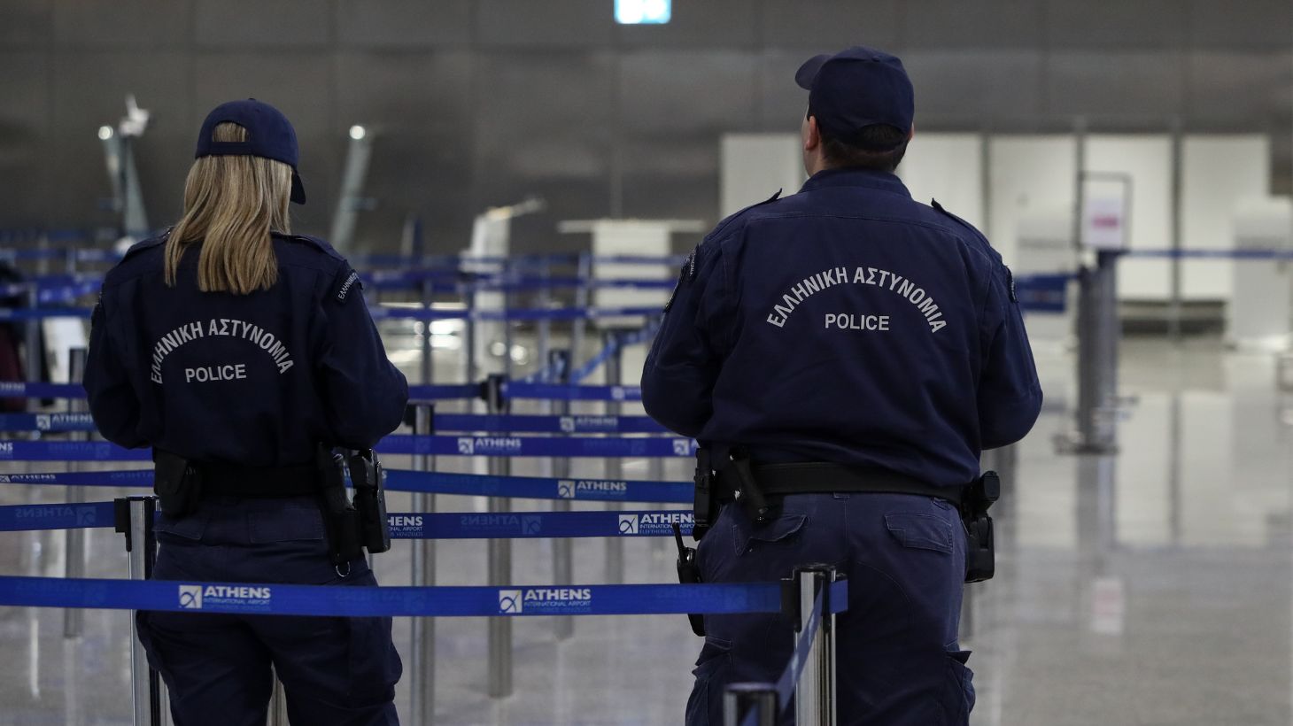 Συνελήφθη αλλοδαπή στο «Ελ.Βενιζέλος»: Προσπαθούσε να εισάγει πάνω από 26 κιλά ακατέργαστης κάνναβης – Δείτε βίντεο