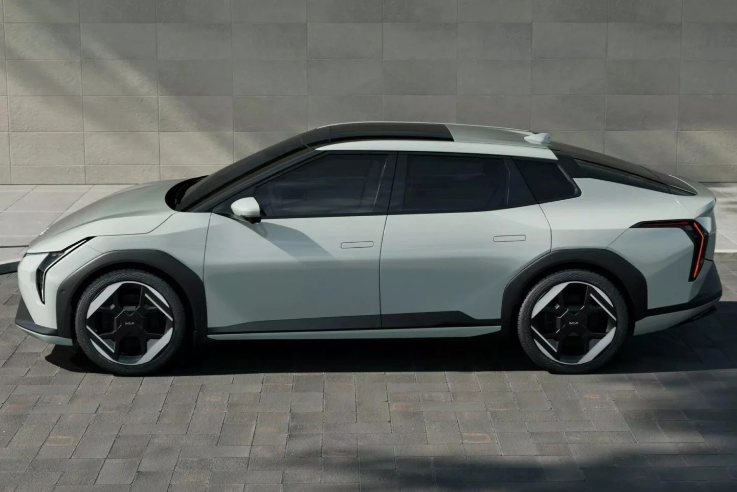 Αυτό είναι το πολυαναμενόμενο: 100% ηλεκτρικό Kia EV4