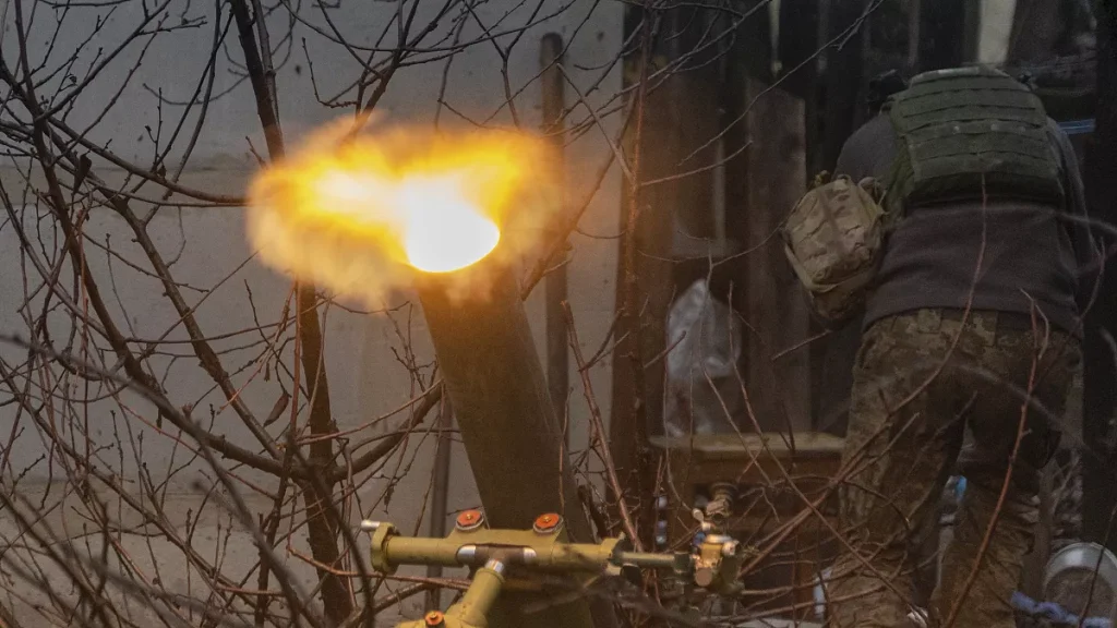 Ουκρανική επίθεση με drones σε διυλιστήριο στη νότια ρωσική περιφέρεια Κρασναντάρ (βίντεο)