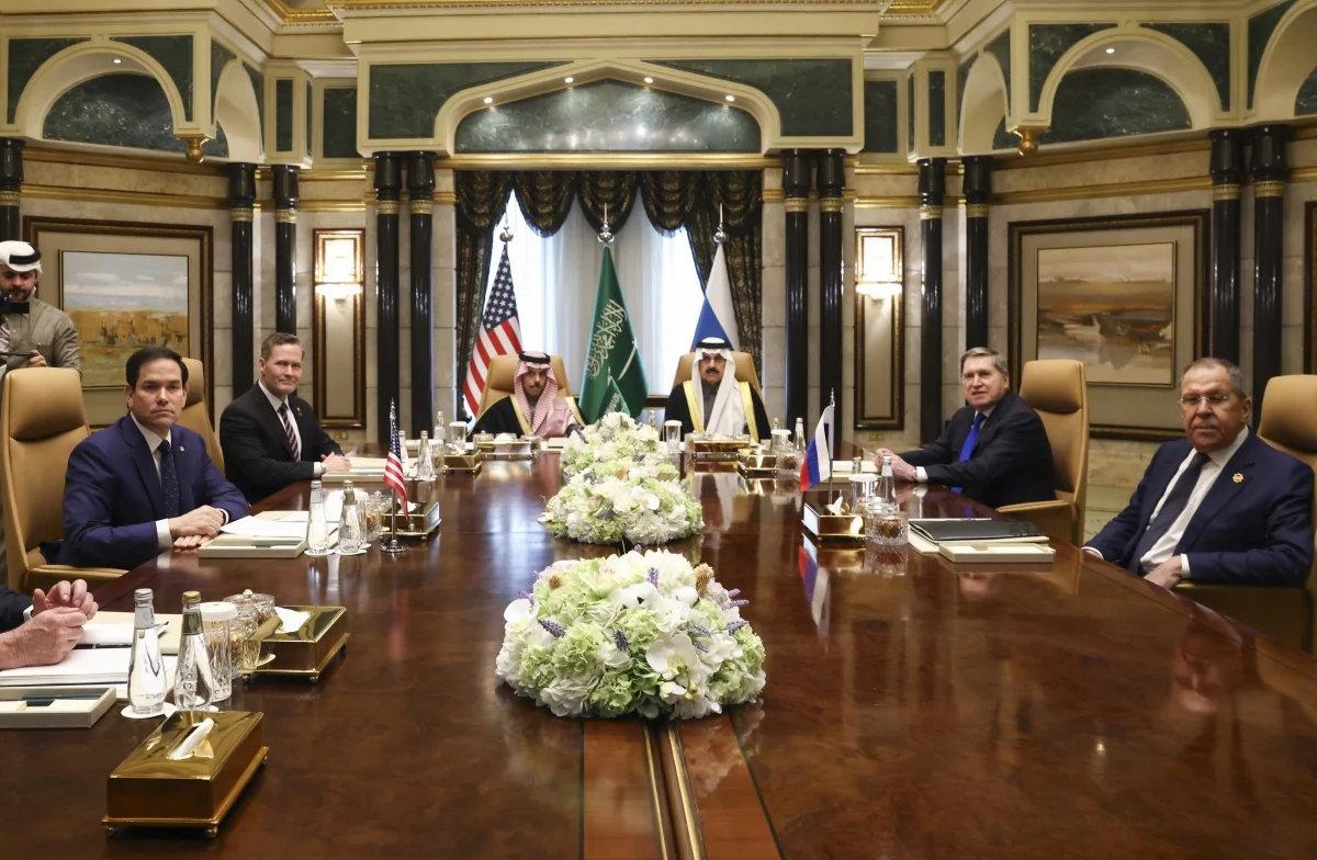 Τα επόμενα βήματα μετά το Ριάντ: Κοινές ομάδες εργασίας για την Ουκρανία και άνοιγμα των πρεσβειών ξανά