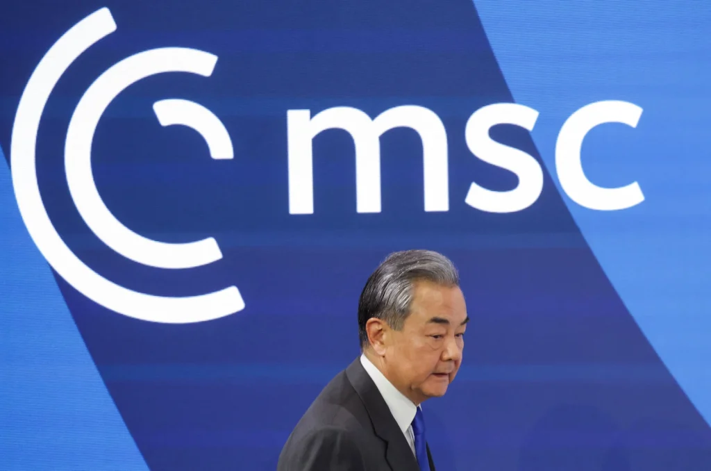 Κίνα: Υπέρ των ειρηνευτικών συνομιλιών με την Ρωσία για την Ουκρανία