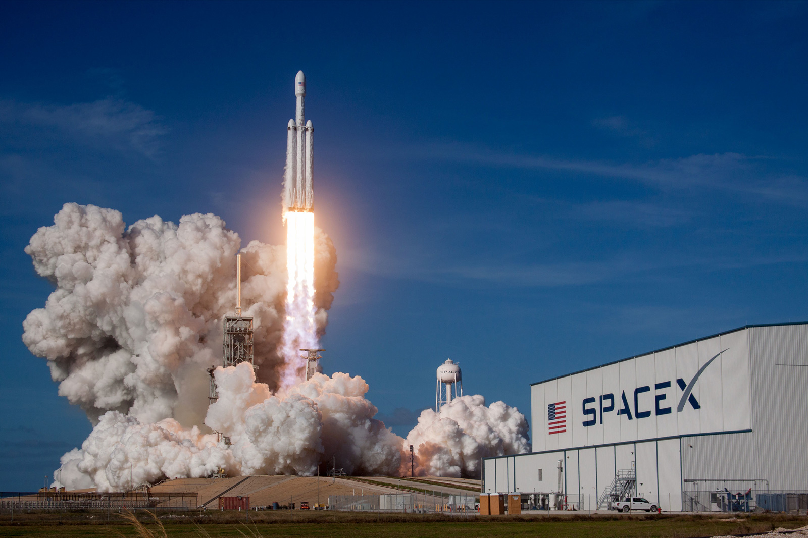 Επιτυχία SpaceX: Πρώτη προσνήωση πυραύλου ανοικτά των Μπαχαμών
