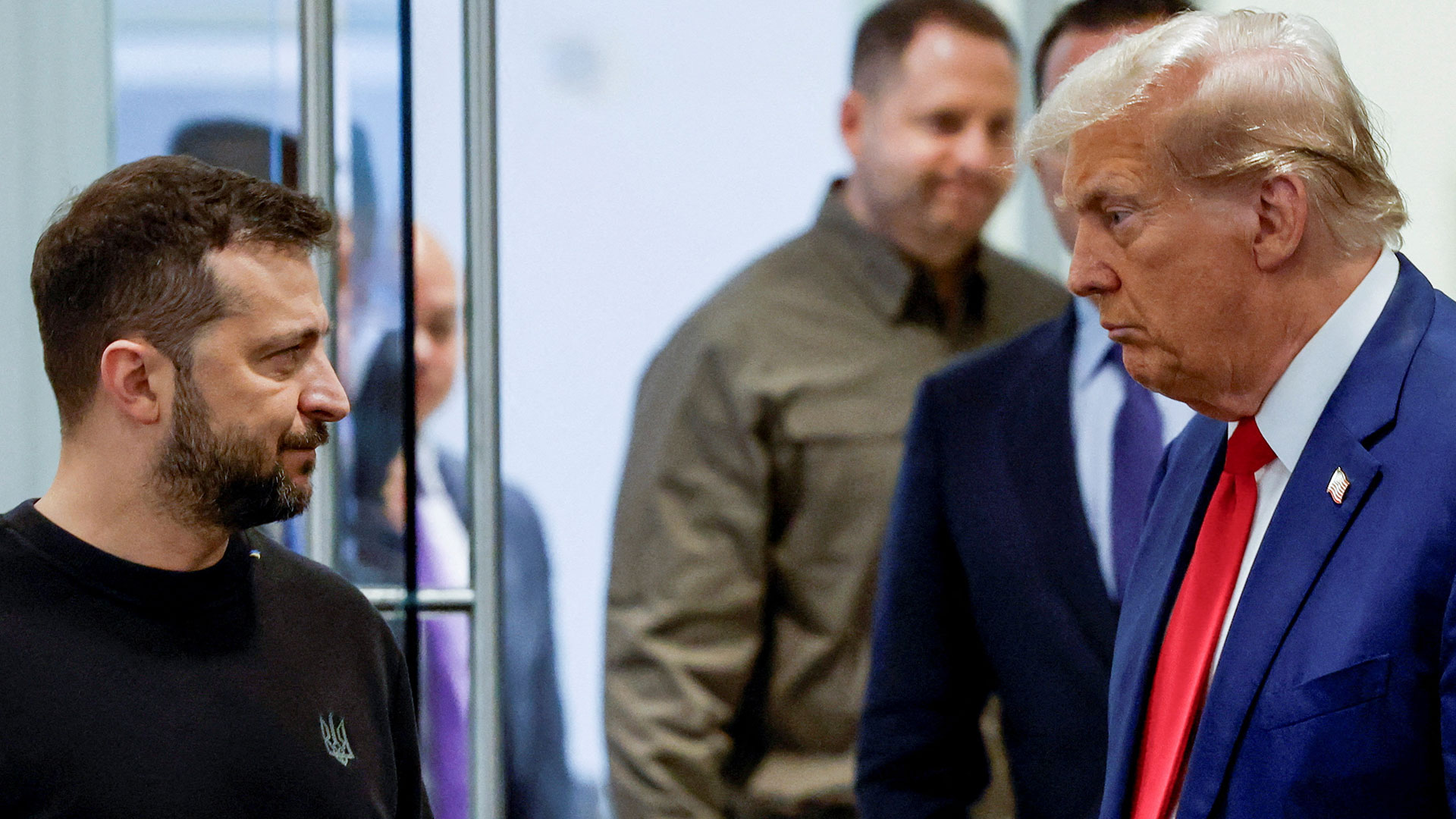 Ν.Τραμπ για  Β.Ζελένσκι στις διαπραγματεύσεις για την  Ουκρανία: «Δεν είναι απαραίτητη η παρουσία του»