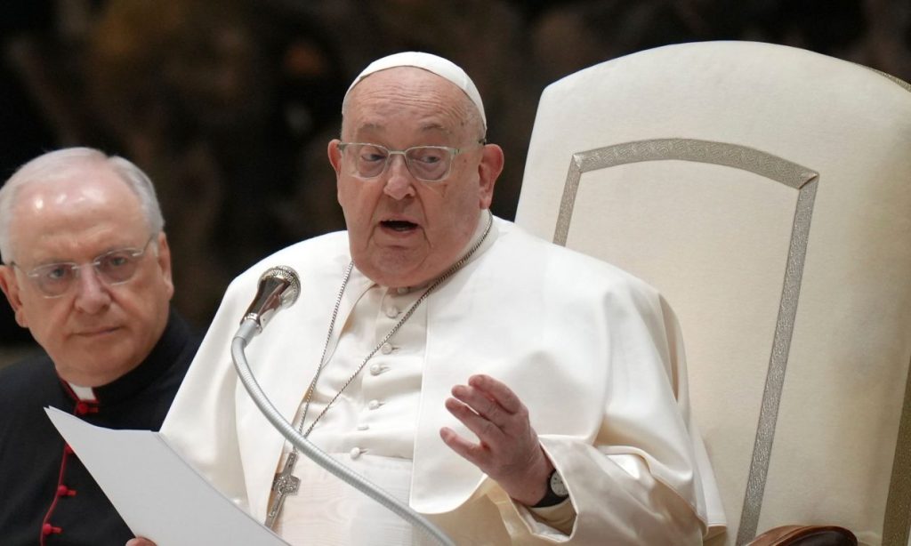 Πάπας Φραγκίσκος: Τα νεότερα για την υγεία του – «Δεν είναι εκτός κινδύνου» 