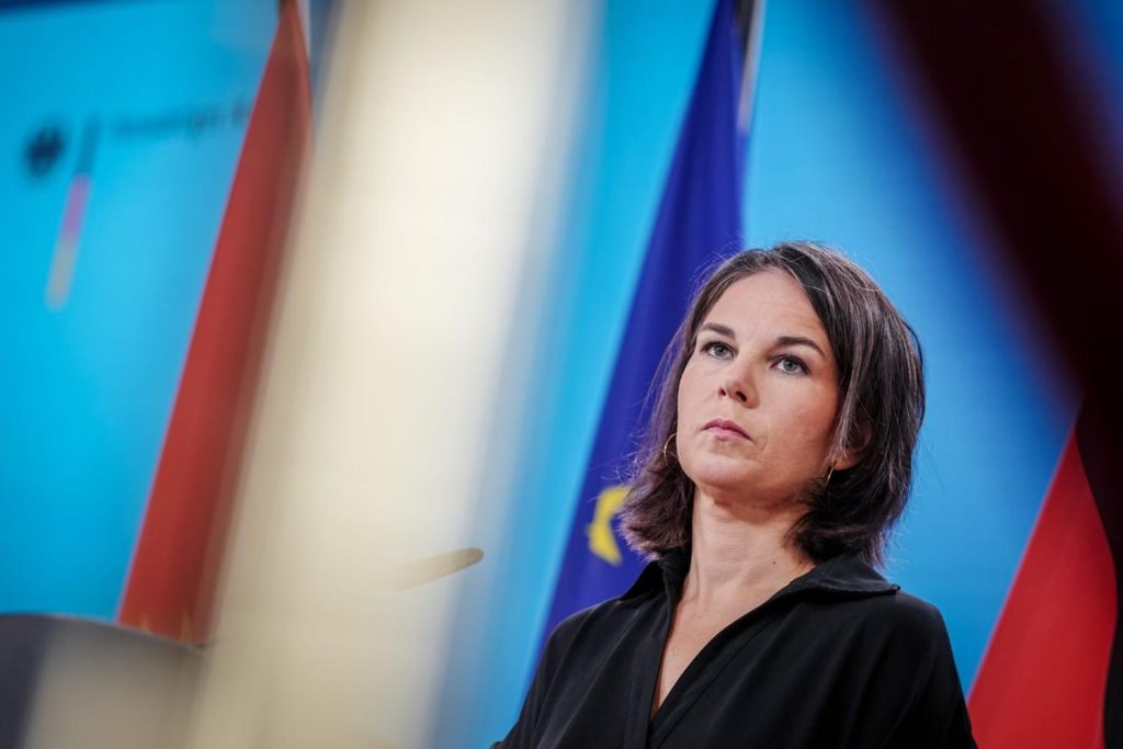 Η Γερμανίδα υπ. Εξωτερικών απειλεί τις ΗΠΑ: «Θα χάσετε πολλά εάν σταματήσετε την υποστήριξη στην Ευρώπη»