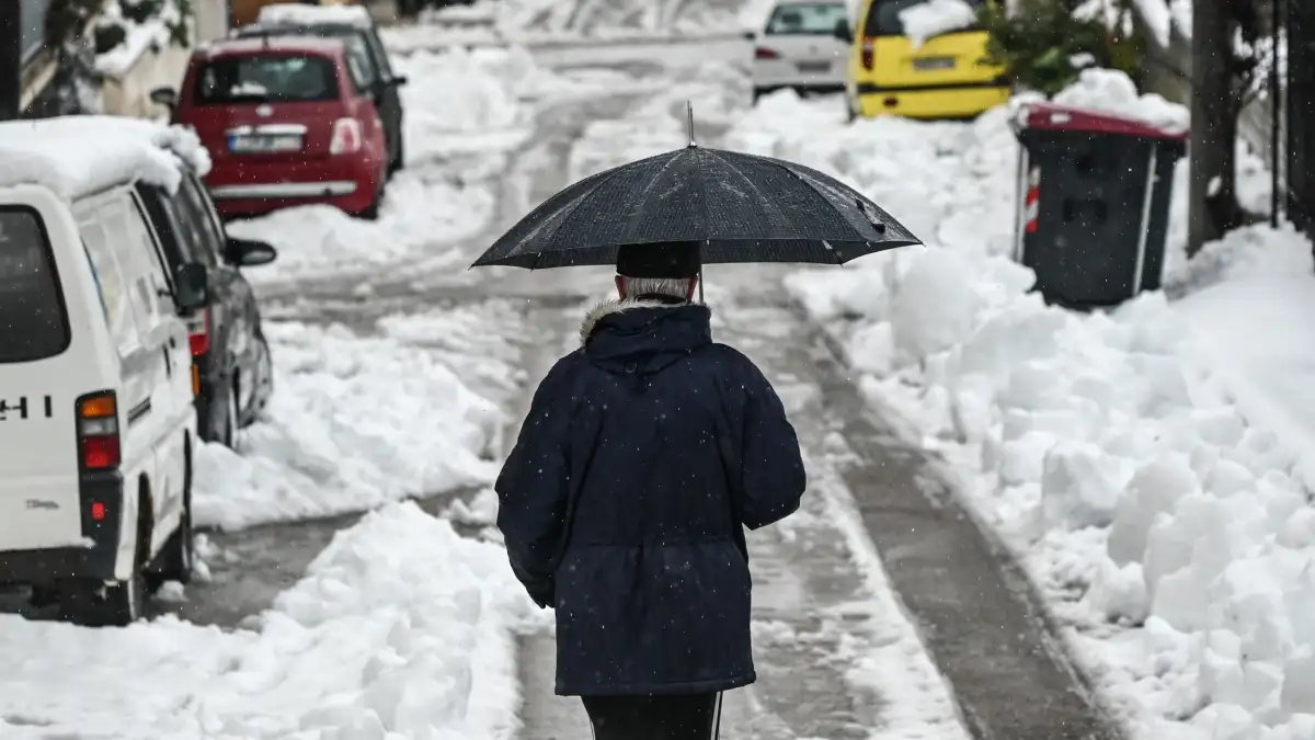 Κ.Μαρουσάκης – Χιόνια στην Αττική: «Έξαρση των φαινομένων από το βράδυ» – Ξεκίνησε η χιονόπτωση στην Πεντέλη