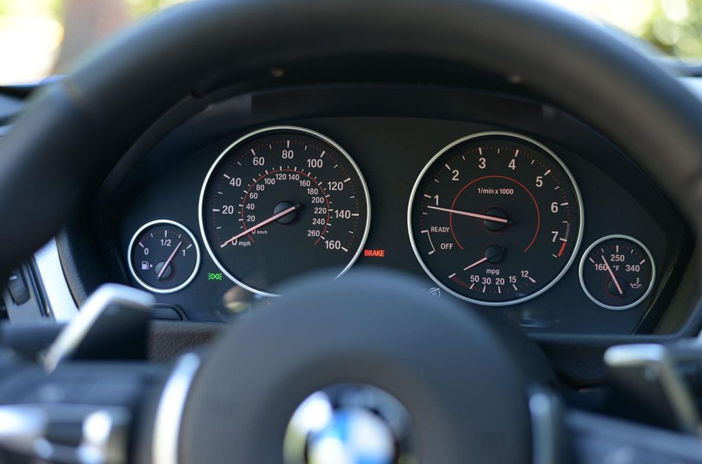 «Προθέρμανση» κινητήρα: Ο «κανόνας των 30 δευτερολέπτων» που πρέπει να τηρείτε κάθε πρωί