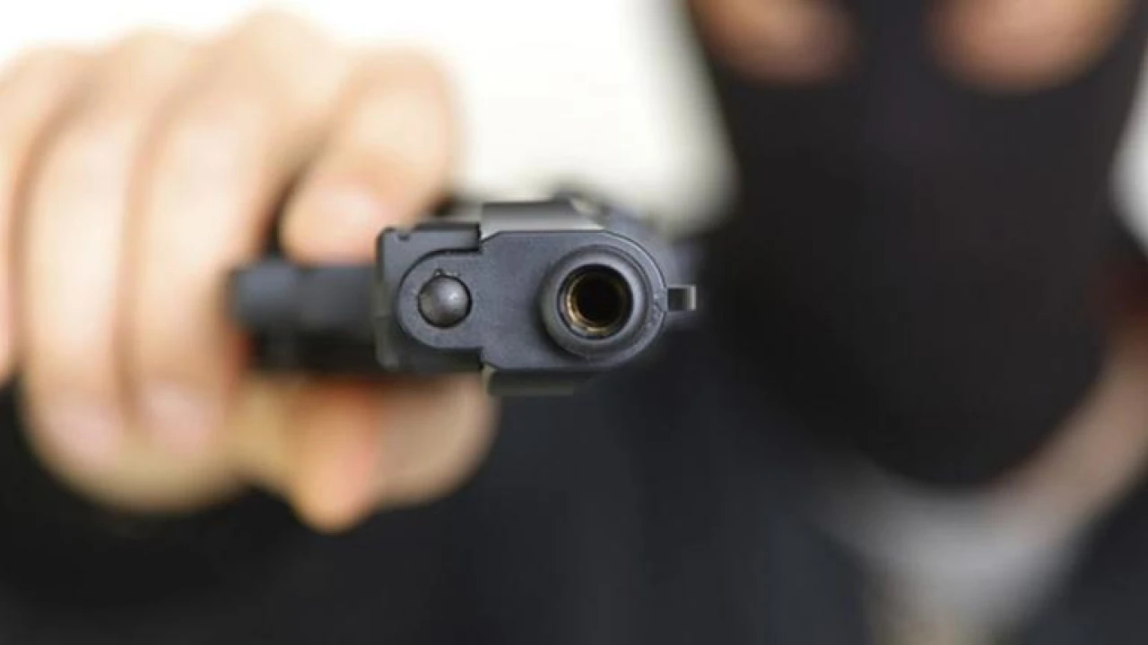 Ληστεία σε πρακτορείο ΟΠΑΠ στη Βάρη: Άρπαξαν χρήματα και λαχεία υπό την απειλή όπλου και τράπηκαν σε φυγή