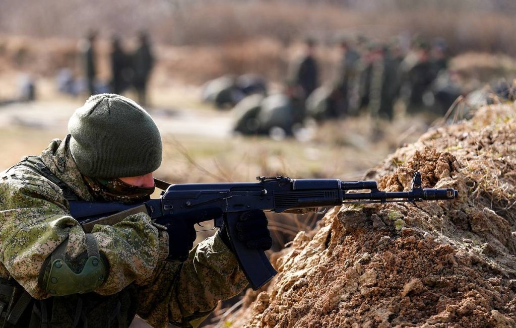 Με βίντεο δύο λεπτών ο ρωσικός Στρατός δείχνει την ολοκληρωμένη εκπαίδευση της ομάδας μάχης «Κέντρο» (βίντεο)
