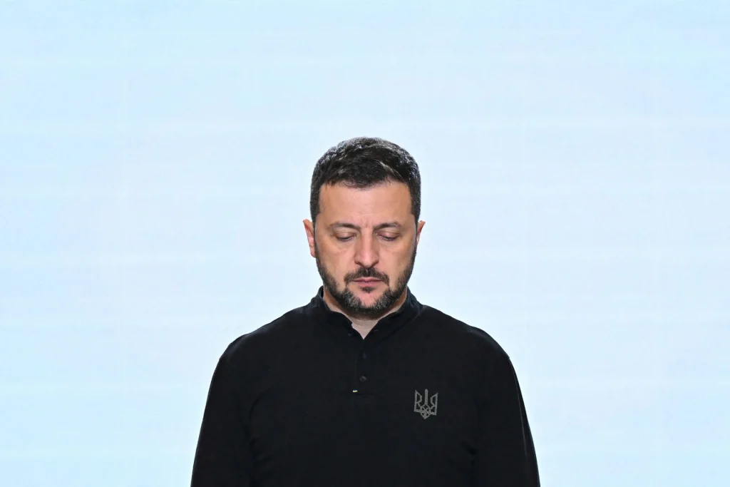 Ο Β.Ζελένσκι υπογράφει την συμφωνία για τα ορυκτά που ζήτησε ο Ν.Τραμπ για να «σωθεί» – Χωρίς εγγυήσεις ασφαλείας