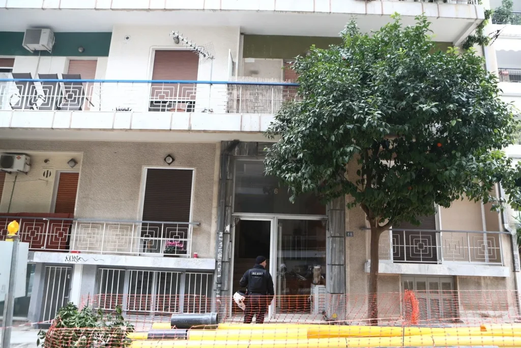 Παγκράτι: Φρίκη με τον 56χρονο γιο που σκότωσε την 94χρονη μητέρα του – «Ήθελα να τη λυτρώσω»