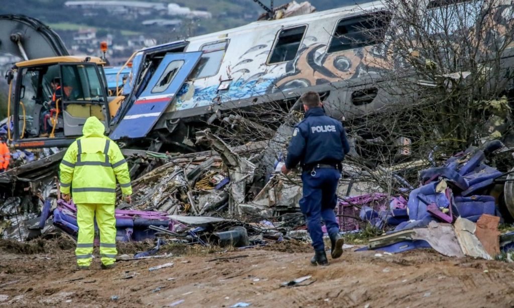 Συγκλονίζει η Μυρσίνη που σώθηκε από το έγκλημα των Τεμπών: «Θυμάμαι μόνο το τελευταίο βλέμμα με τη φίλη μου»