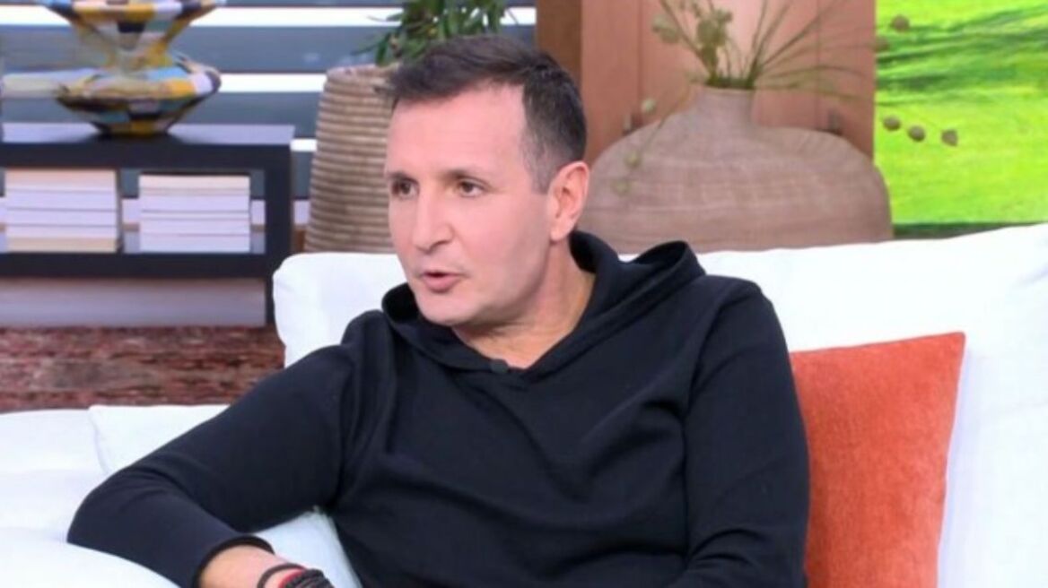 Δημήτρης Μπάσης για Μανώλη Λιδάκη: «Δεν μπορώ να το πιστέψω ότι έχει “φύγει” από τη ζωή»