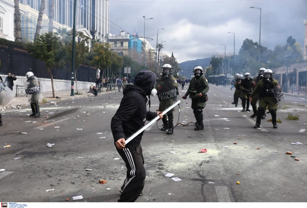 Επεισόδια στη συγκέντρωση για τα Τέμπη: Φθορές στο Ναό του Ολυμπίου Διός – Η ανακοίνωση του Υπουργείου Πολιτισμού