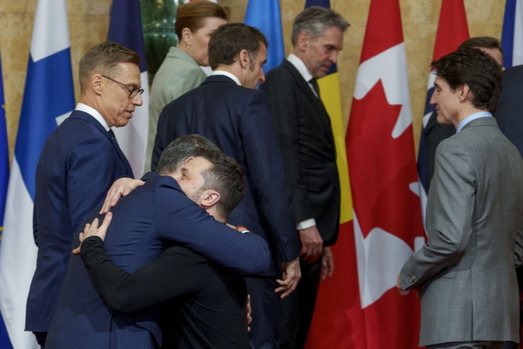 Διάσκεψη Λονδίνου: Οι 15 «πρόθυμοι» συμφώνησαν για τη συνέχιση του πολέμου Ουκρανίας-Ρωσίας επ’ αόριστον