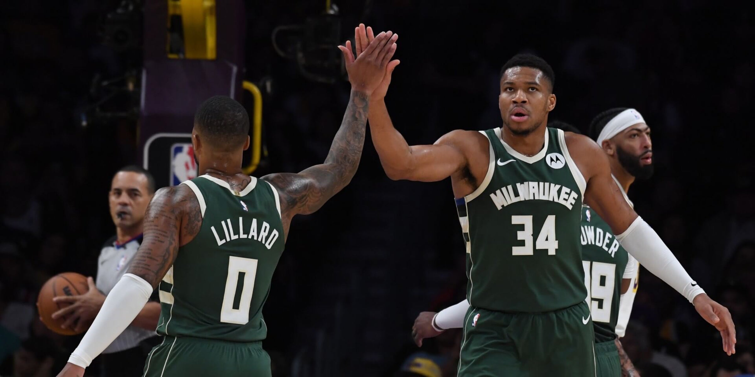 Aπόλυτα σίγουρος ο Γ.Αντετοκούνμπο: «Υπάρχει δίδυμο στο NBA που να σκοράρει περισσότερο από μένα και τον Λίλαρντ;»