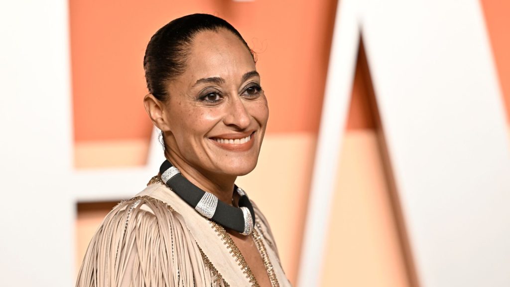 Τρέισι Έλις Ρος: Επέστρεψε στην πασαρέλα μετά από 30 χρόνια – Εντυπωσίασε στην εβδομάδα Μόδας στο Μιλάνο (φωτο)