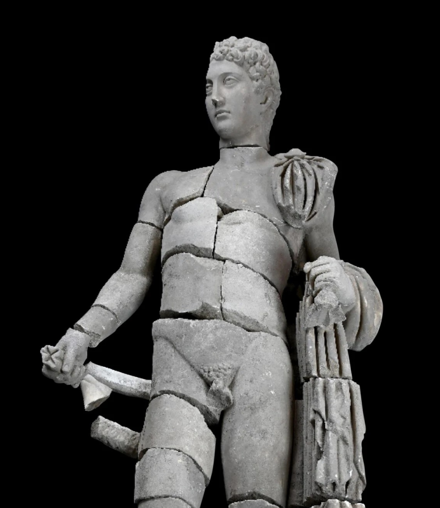 Εντυπωσιακή αρχαιολογική ανακάλυψη: Αποκαλύφθηκε Άγαλμα του Ερμή σε αρχαία ελληνική πόλη (φωτο-βίντεο)